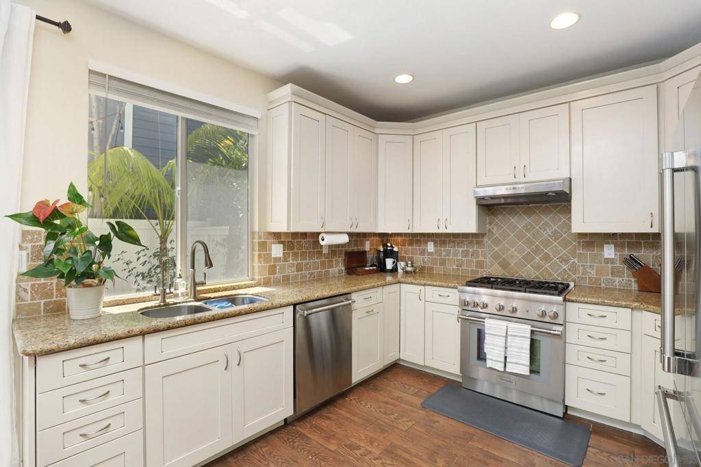 Encinitas, CA 92024,1207 Cambria Way
