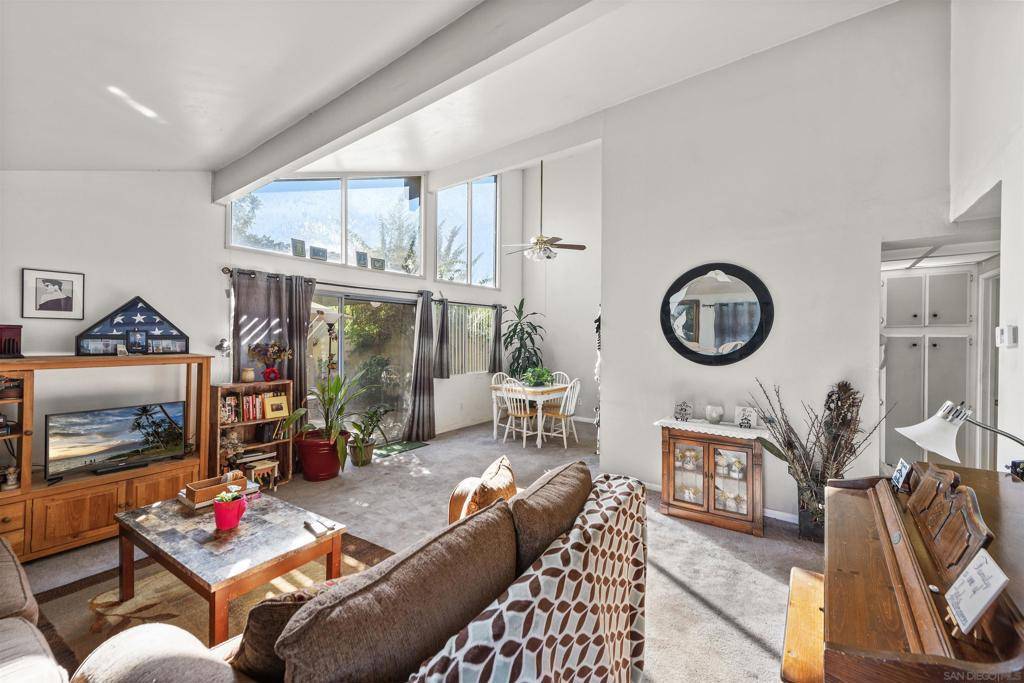 Oceanside, CA 92058,347 Los Arbolitos