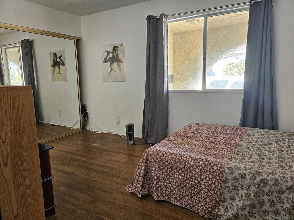 San Diego, CA 92106,1561 65 Evergreen St