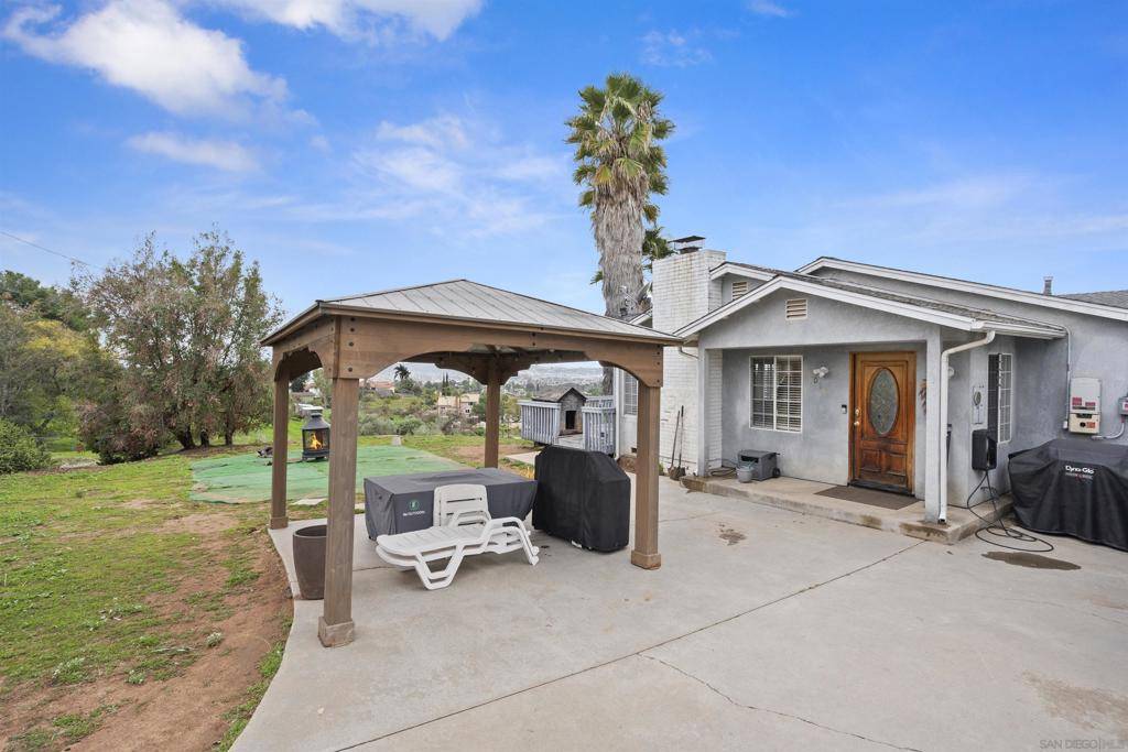 8016 Sterling Dr El Cajon, CA 92021