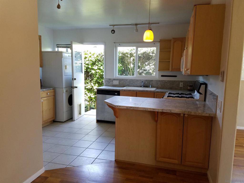 San Diego, CA 92115,4662 64 Altadena Ave.