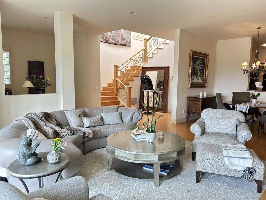 1841 MONTGOMERY Cardiff By The Sea, CA 92007