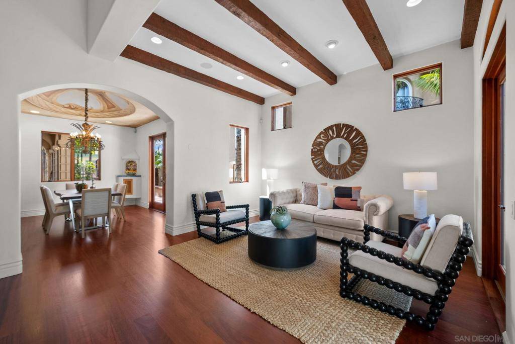 La Jolla, CA 92037,7944 Prospect Place