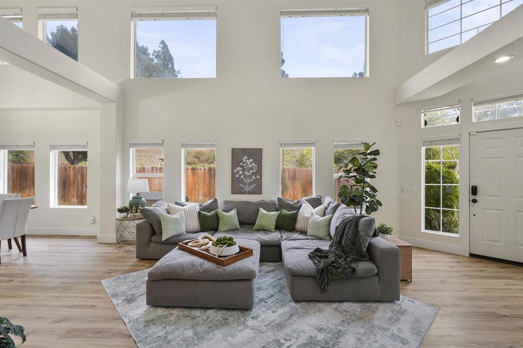 Carlsbad, CA 92009,2917 Platinum Pl