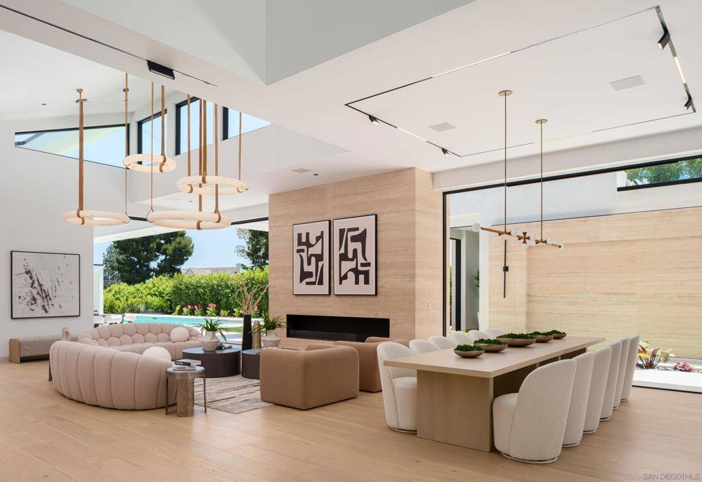 San Diego, CA 92037,6283 La Jolla Scenic Drive S