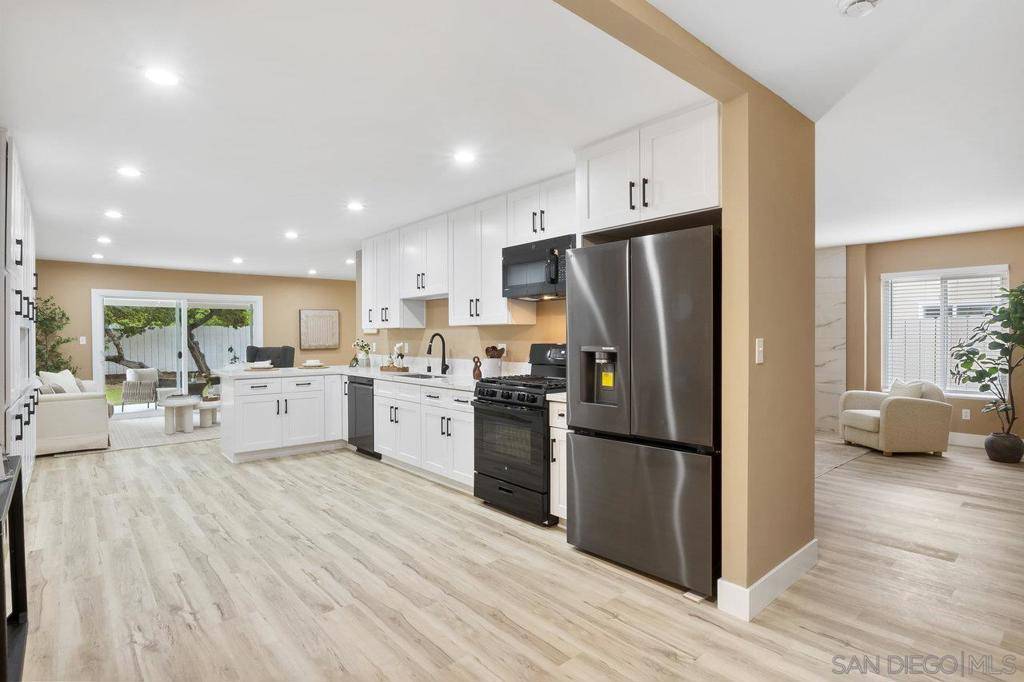 San Diego, CA 92120,5723 Bounty St