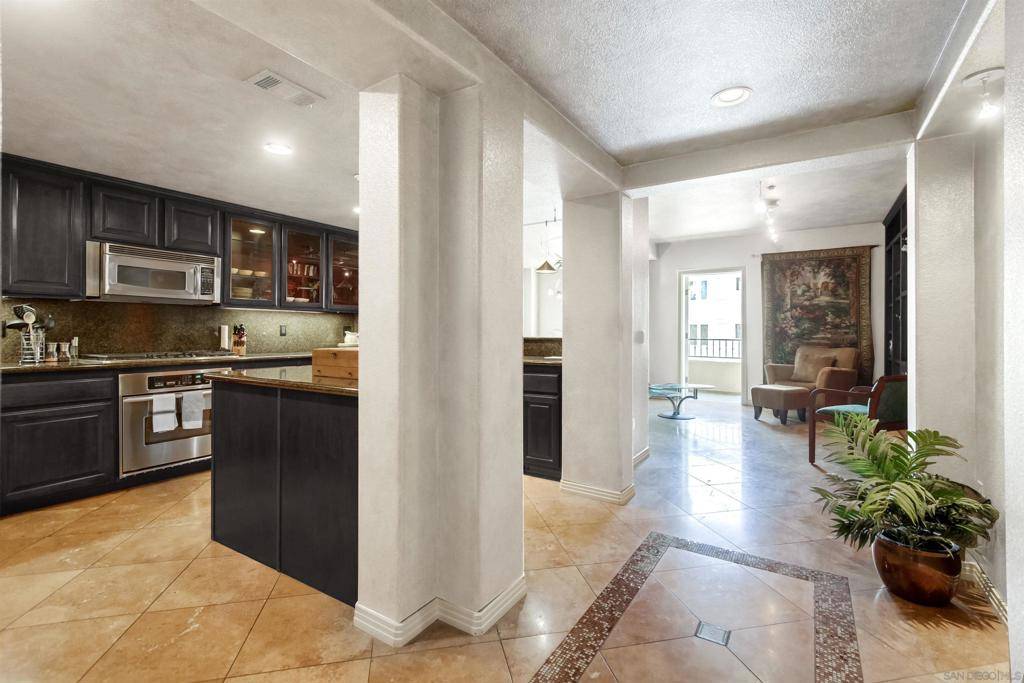 San Diego, CA 92101,301 W G Street #322