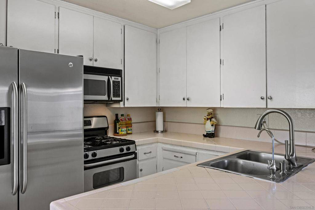 Salinas, CA 93906,284 Osage Dr