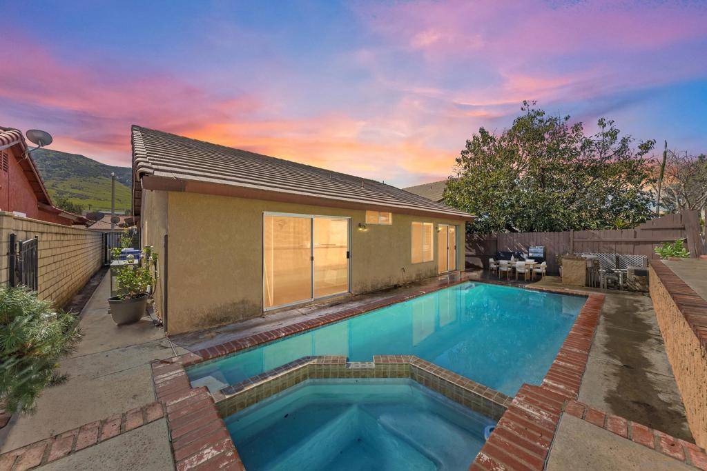 Fontana, CA 92337,14444 Hillcrest
