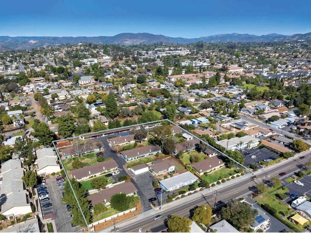 Fallbrook, CA 92028,302 E Fallbrook St