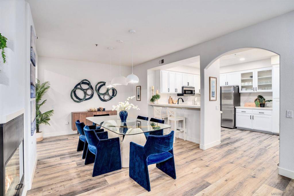 Coronado, CA 92118,344 Orange Ave #203