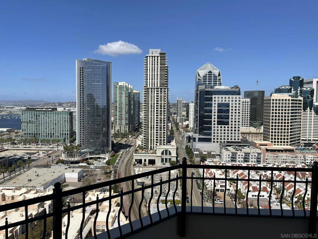 San Diego, CA 92101,700 W Harbor #2501