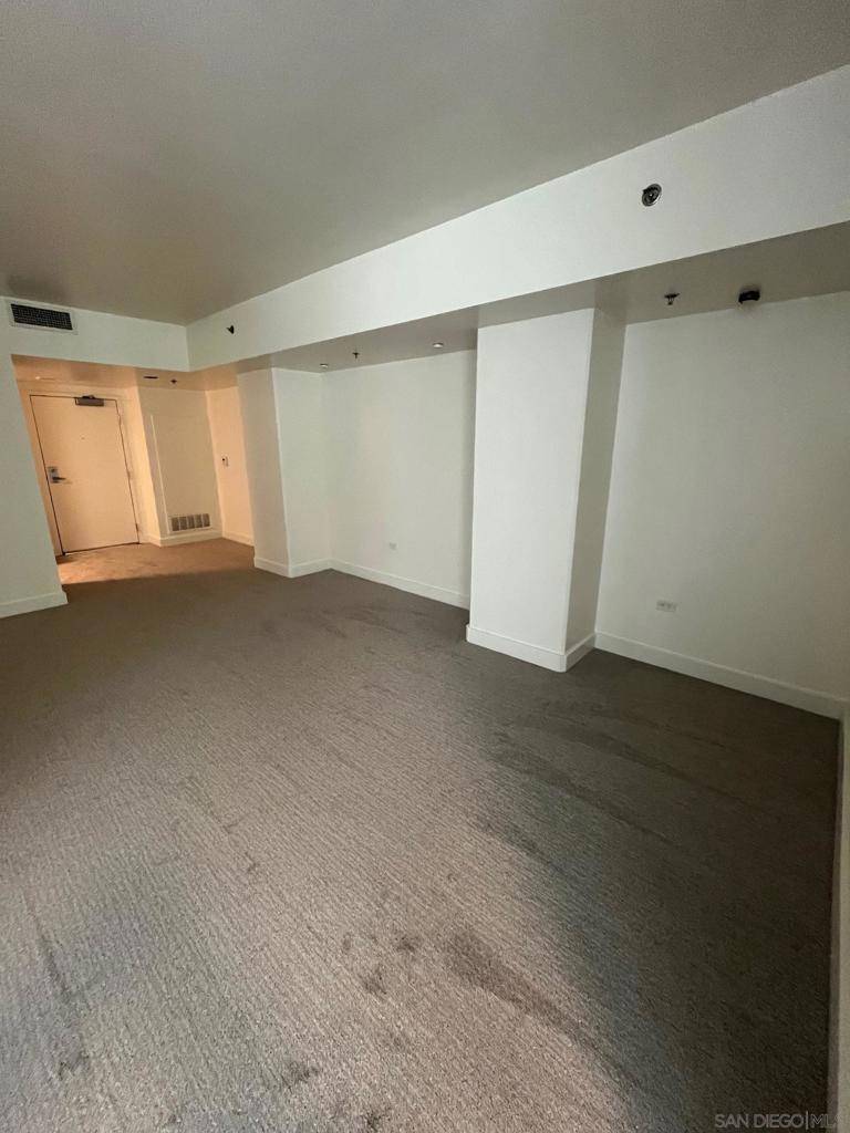 San Diego, CA 92101,425 W Beech St #204