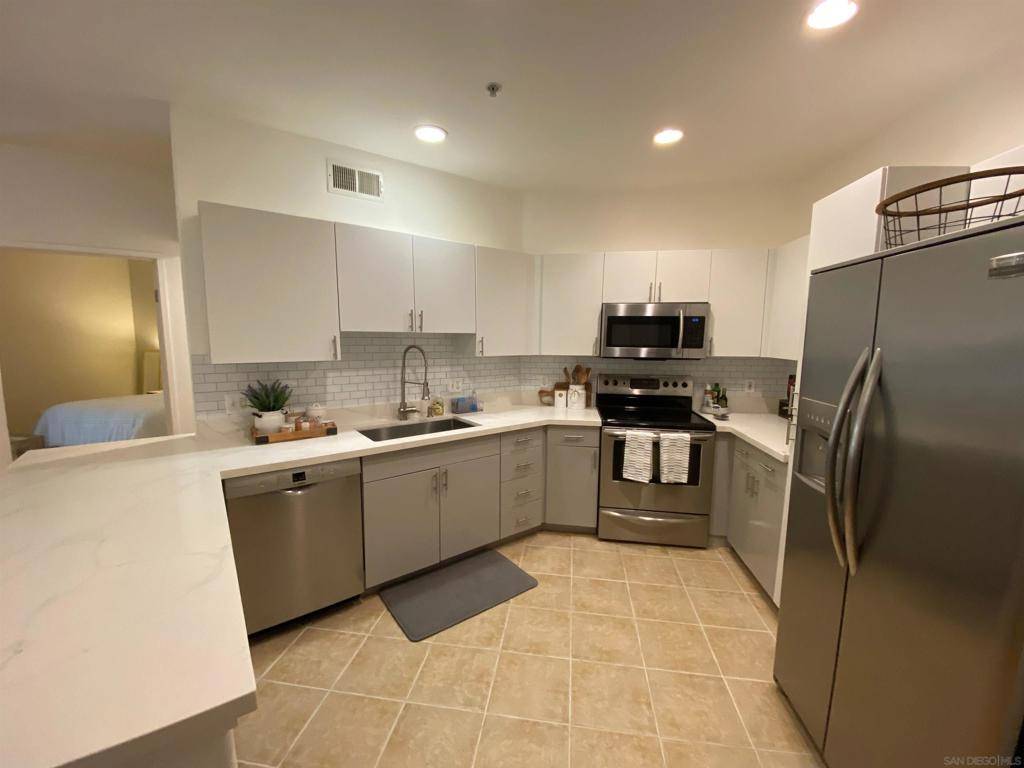 San Diego, CA 92101,1501 Front St #329