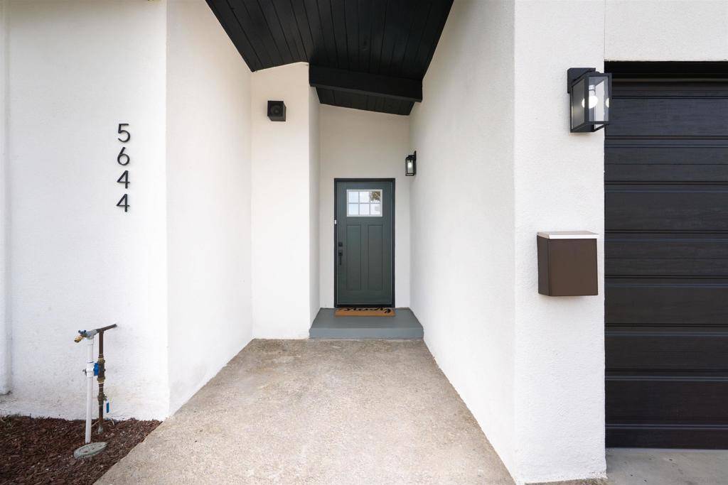 San Diego, CA 92120,5644 Bromley Way
