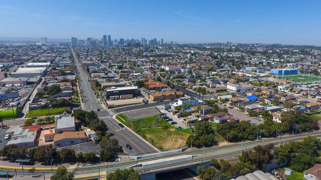 San Diego, CA 92102,3204 Imperial Avenue