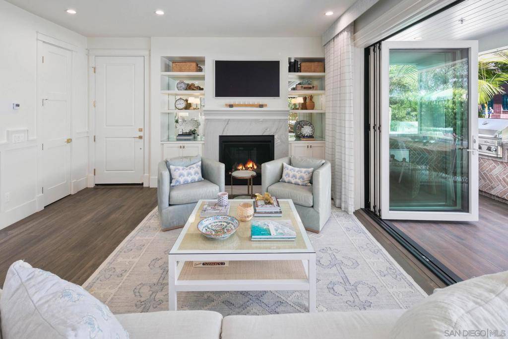 Coronado, CA 92118,552 G Avenue