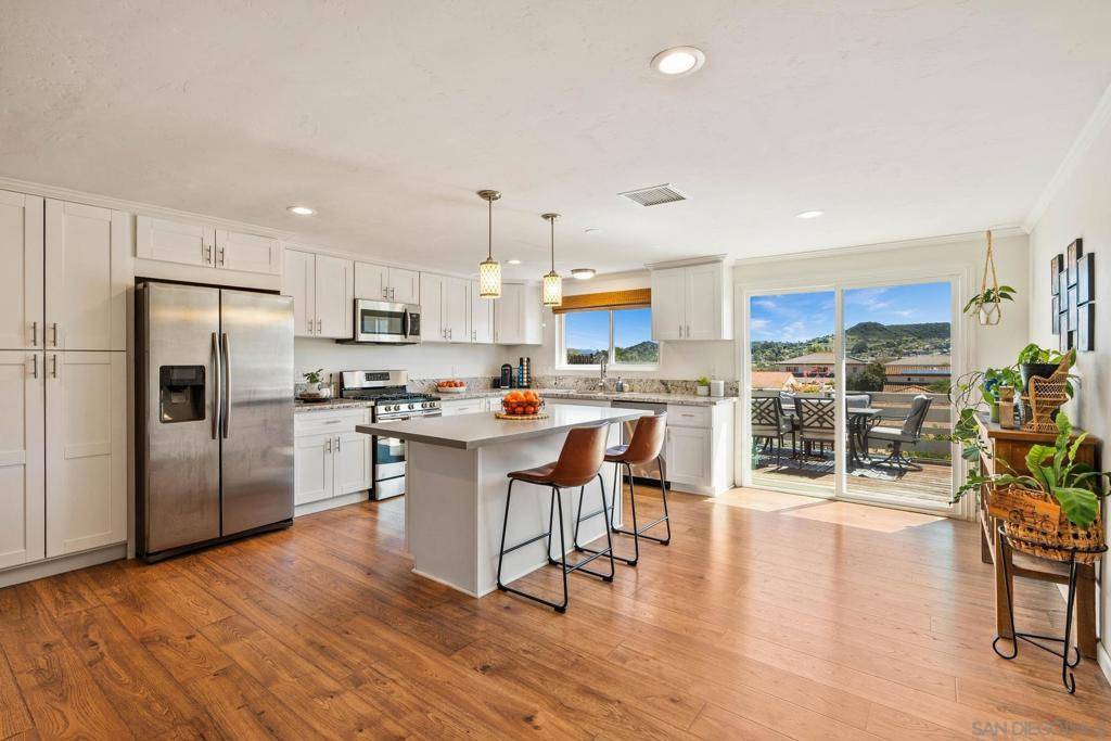 Santee, CA 92071,8607 Carlton Oaks Dr