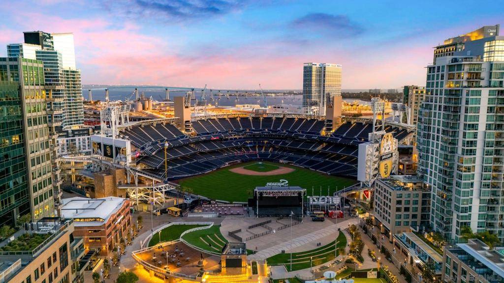 San Diego, CA 92101,877 Island Ave #1006