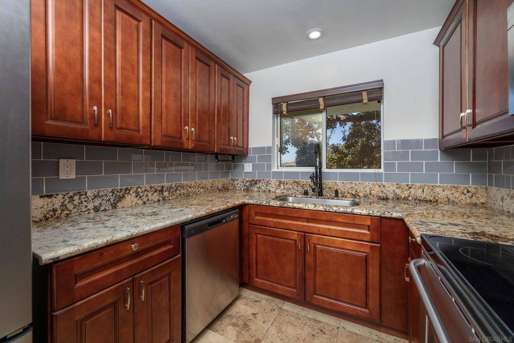San Diego, CA 92101,2568 Albatross St #3K