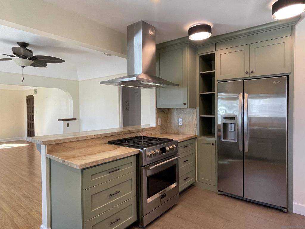 San Diego, CA 92106,3304 Canon Street