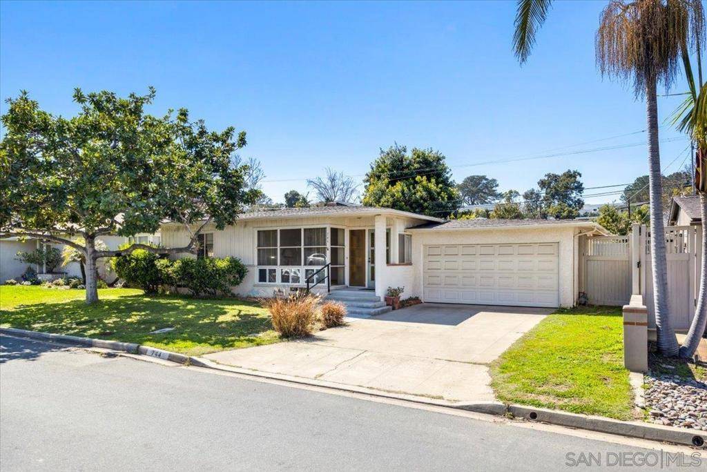 San Diego, CA 92106,744 Catalina Blvd
