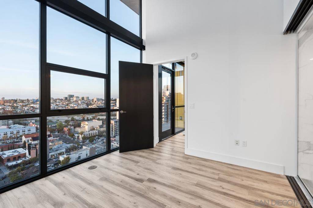 San Diego, CA 92101,1440 Columbia St #2302