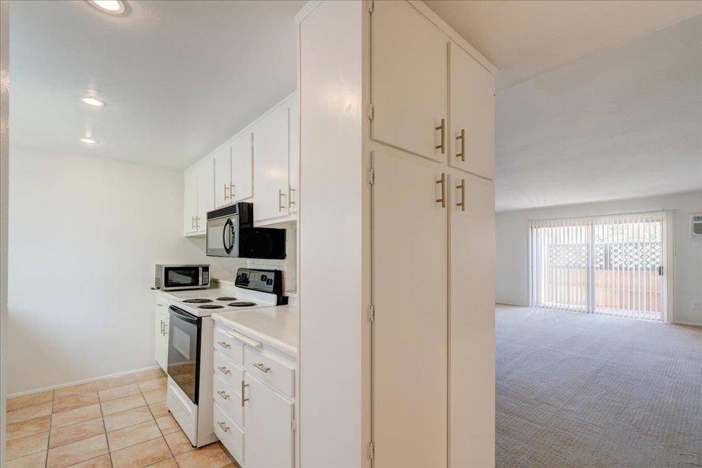 San Diego, CA 92119,8741 Lake Murray Blvd #11