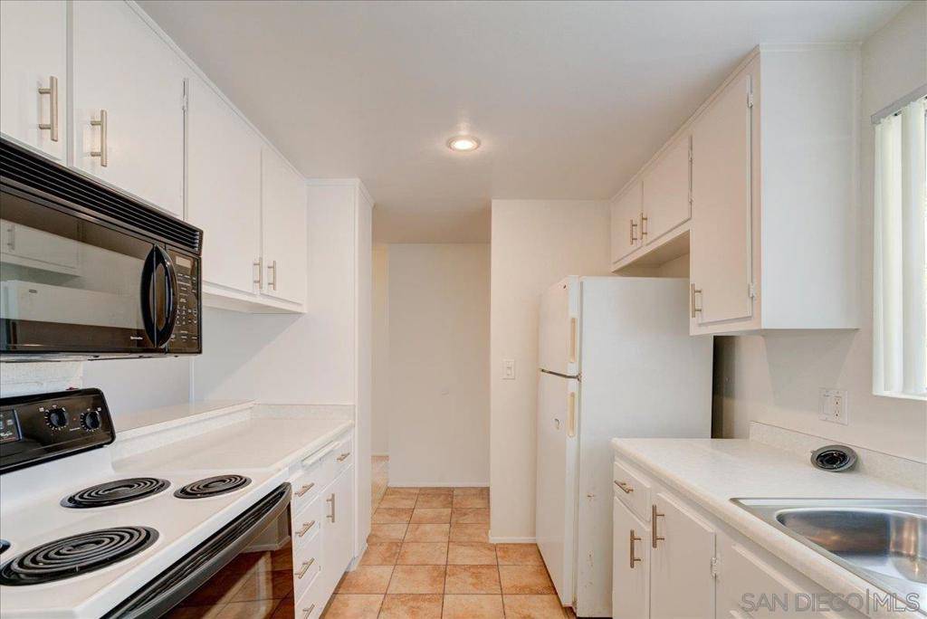 San Diego, CA 92119,8741 Lake Murray Blvd #11