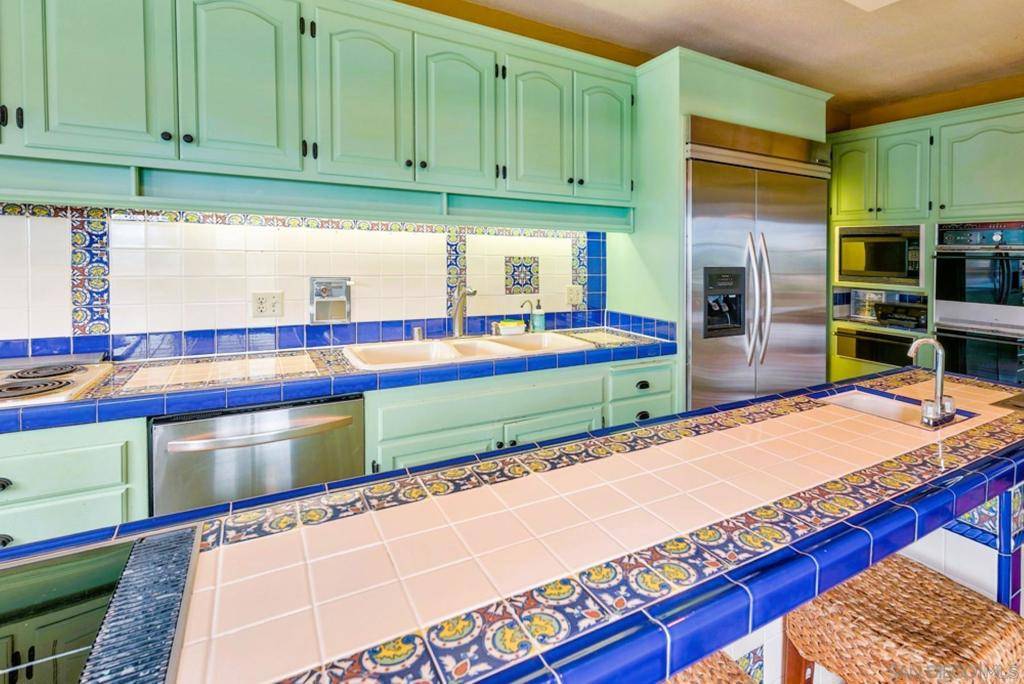 Escondido, CA 92029,9425 Mount Israel Rd