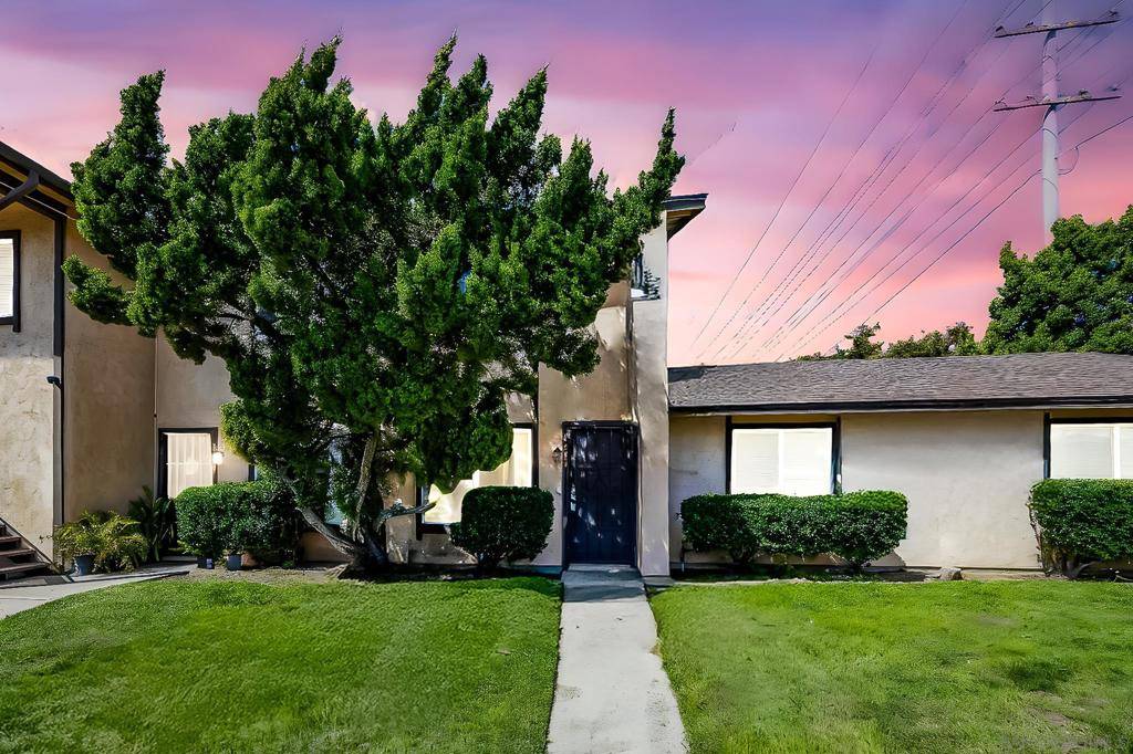 Santee, CA 92071,9914 N Magnolia Ave