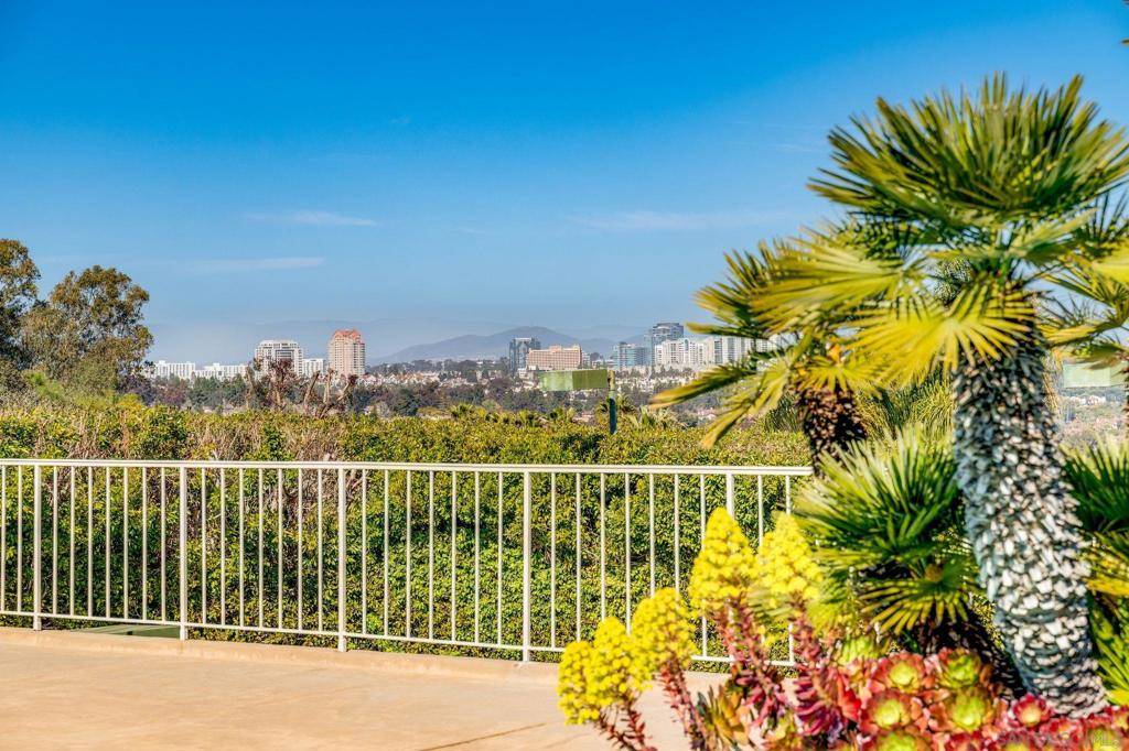 La Jolla, CA 92037,3013 Woodford Dr
