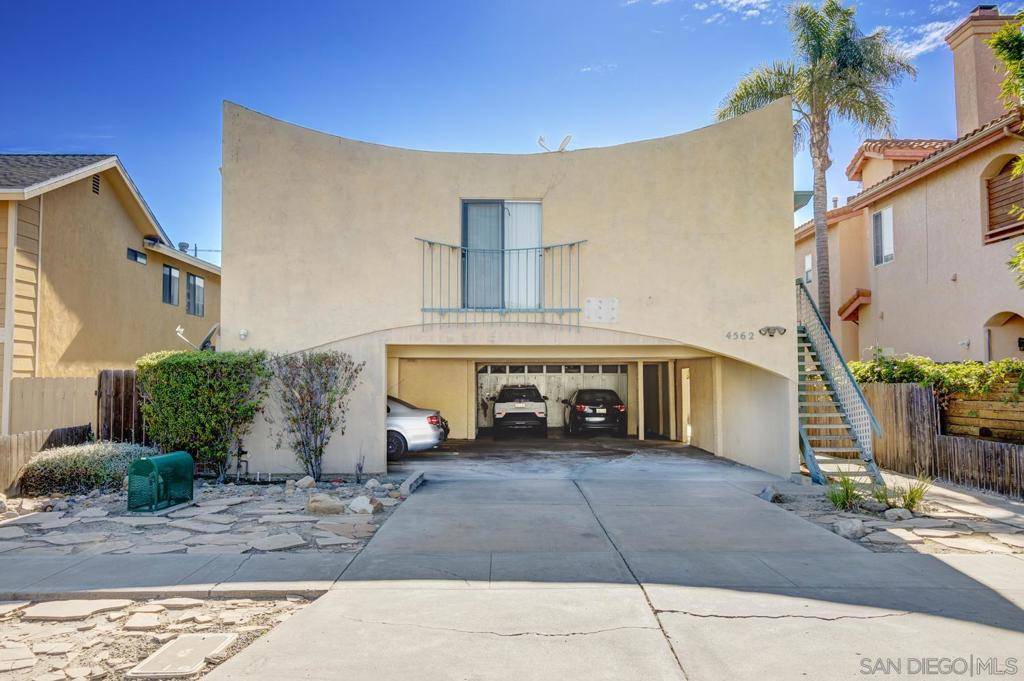 San Diego, CA 92116,4562 Hamilton St.
