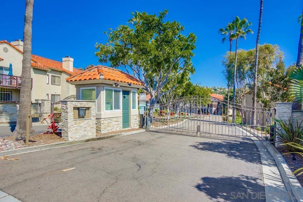 Carlsbad, CA 92009,7754 Caminito Bonanza #201