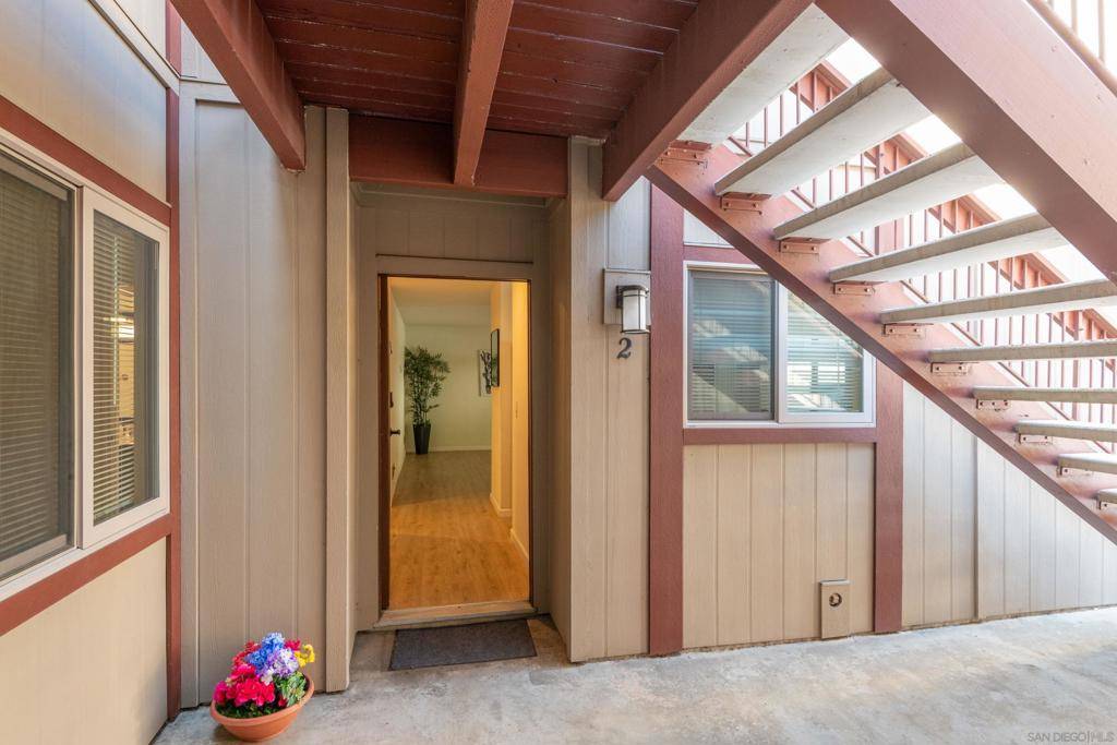 San Diego, CA 92120,5472 Adobe Falls Rd #2