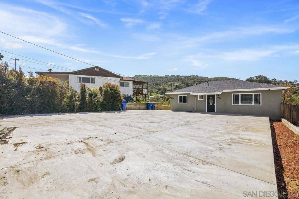 Lakeside, CA 92040,8800  8802 Almond Road