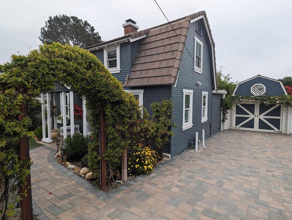 Solana Beach, CA 92075,201 N Rios Ave