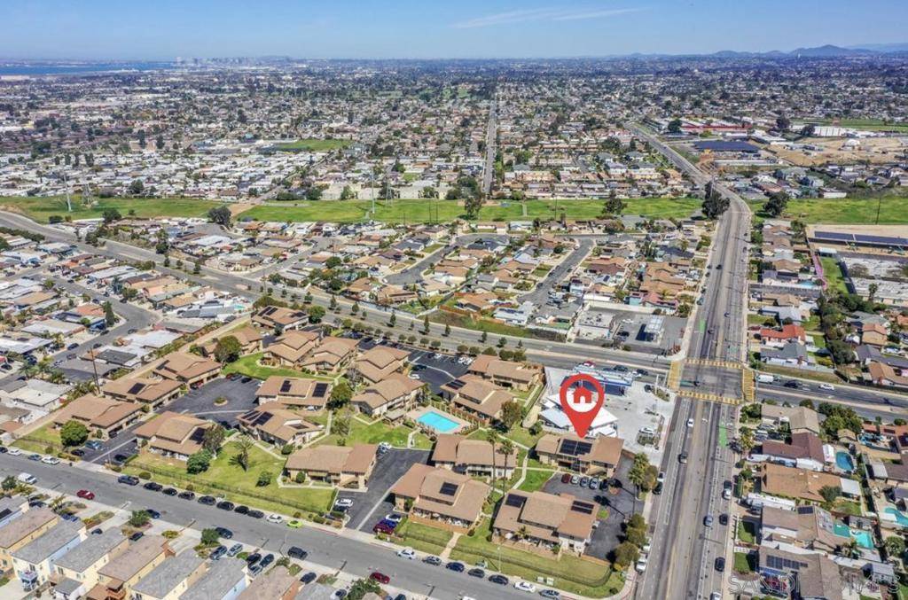 Chula Vista, CA 91911,1526 Hilltop Dr #3