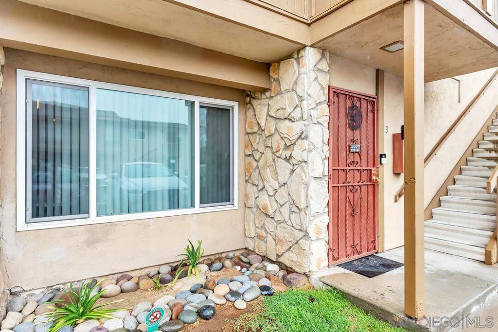 Chula Vista, CA 91911,1526 Hilltop Dr #3