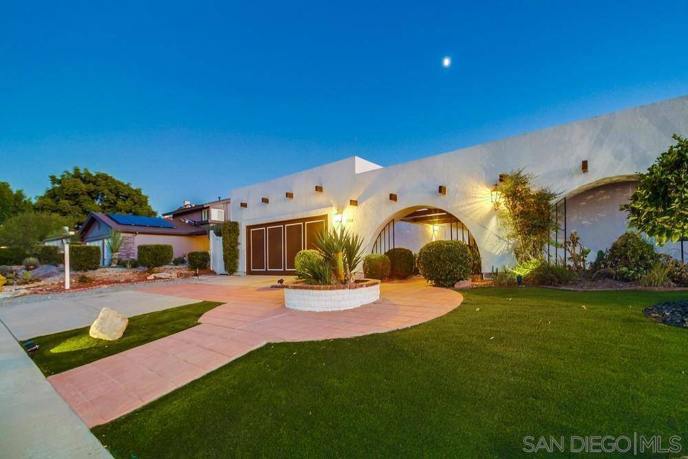 El Cajon, CA 92020,1936 Altozano Drive