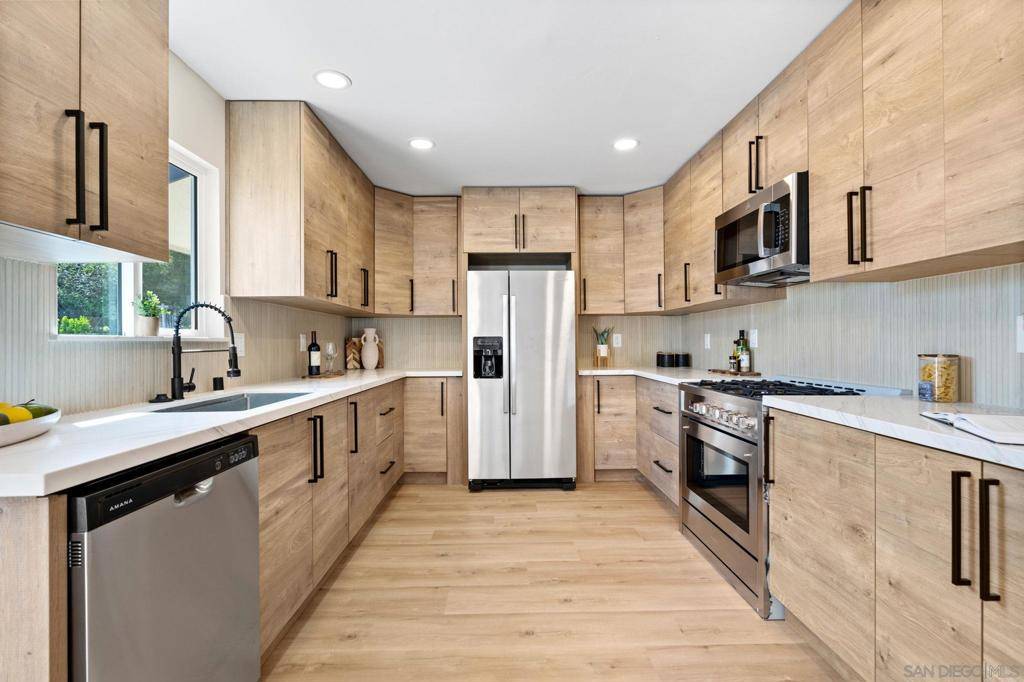 6320 Severin Dr La Mesa, CA 91942