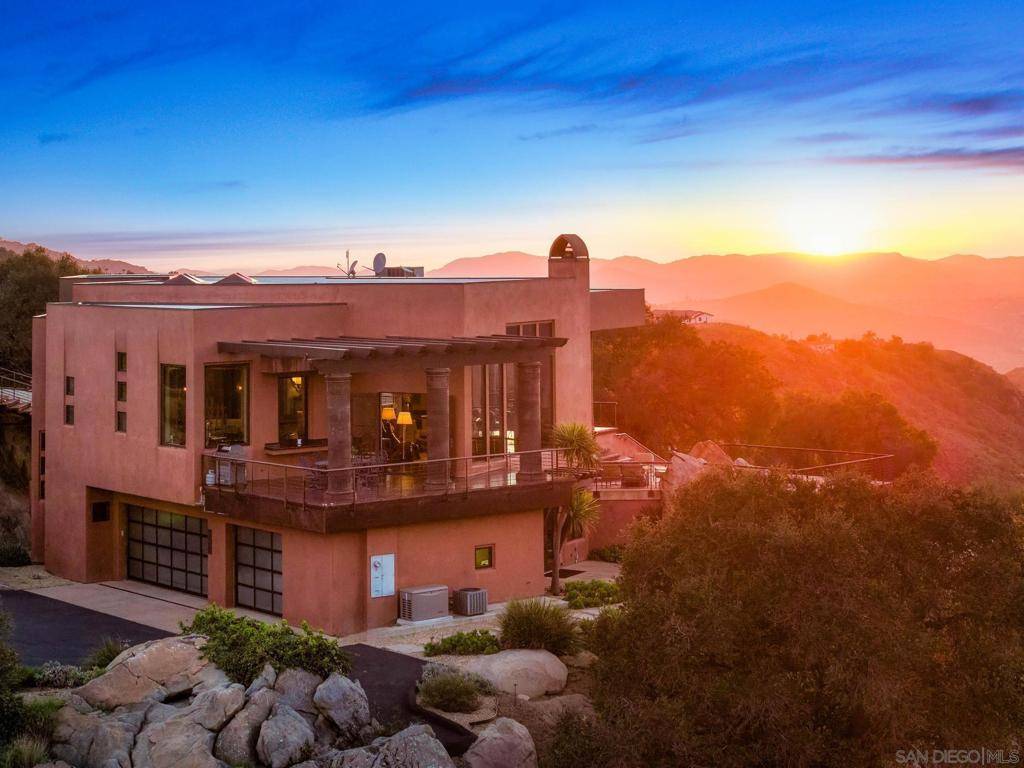 Ramona, CA 92065,19210 Highland Hills Dr