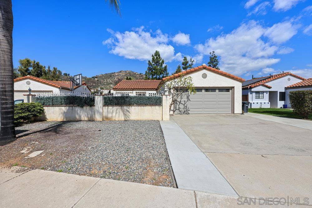 Escondido, CA 92027,2737 Cameron Place