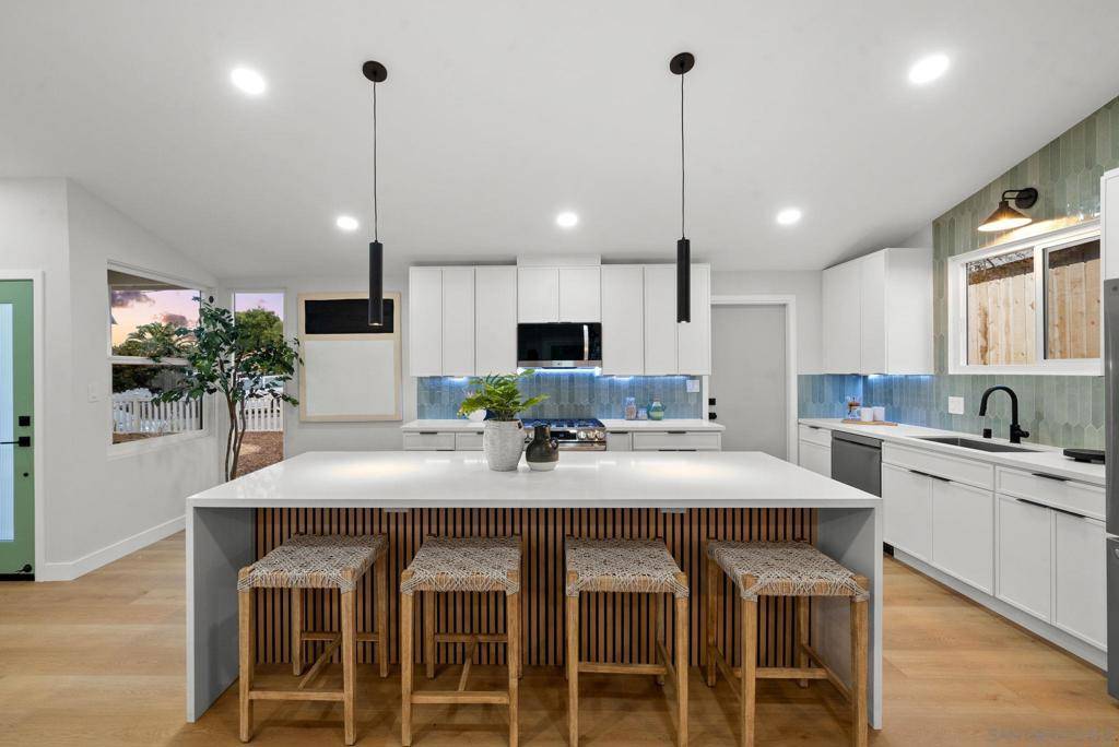 San Diego, CA 92123,2121 Cardinal Dr