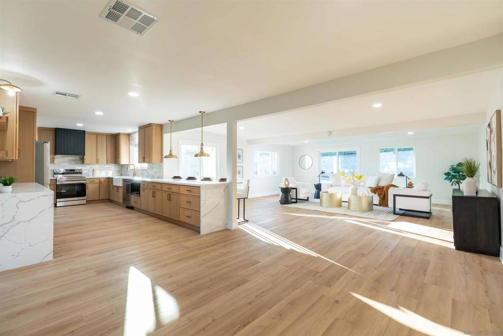 La Mesa, CA 91941,4112 Lois St
