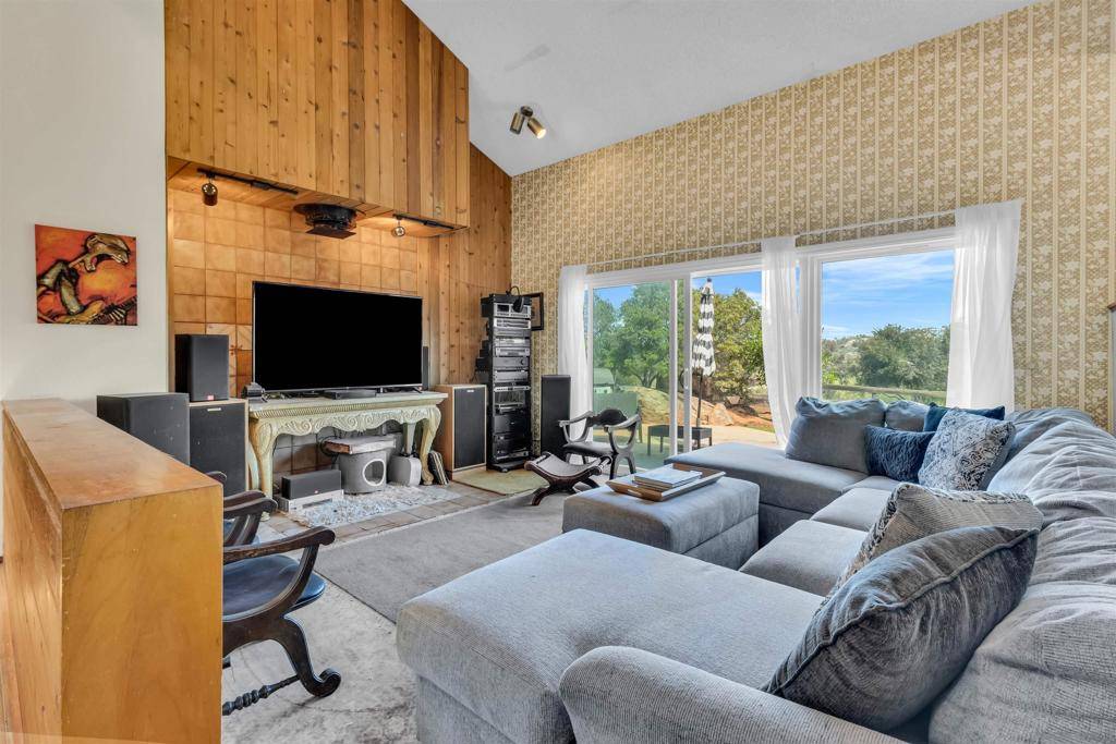 Alpine, CA 91901,1619 Roble Grande Rd
