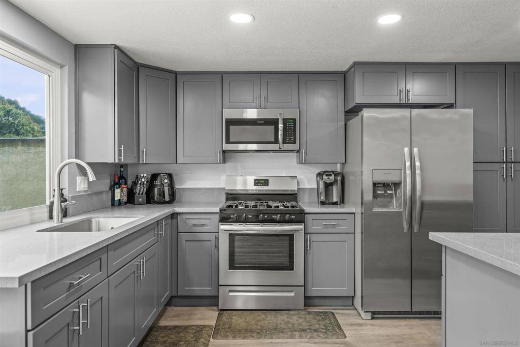 San Diego, CA 92139,2933 Demeter Way