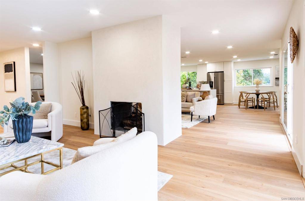 Escondido, CA 92025,436 Montana Luna Ct
