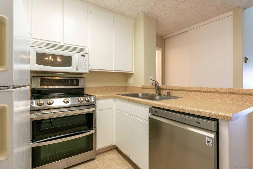 San Diego, CA 92109,1855 Diamond St #301