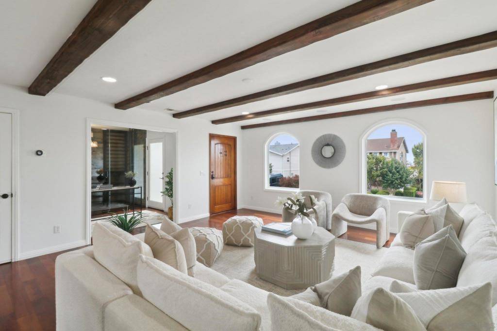 La Jolla, CA 92037,5627 Bellevue Ave